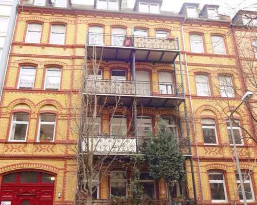 Exklusive 2ZKB-Wohnung im Altbau-Charme mit Balkon in Wiesbaden