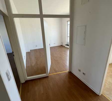 30 qm Dachterrasse mit 2 Raumwohnung und EBK in Leipzig Lindenthal