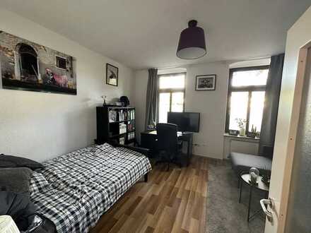 1-Zimmer-Küche-Diele-Bad-Wohnung mit EBK in Köln-Mülheim direkte Nähe zum Bahnhof Mülheim