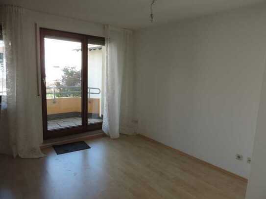 Gepflegte 1-Zimmer-Wohnung mit Balkon, EBK u. TG-Platz in Filderstadt-Plattenhardt