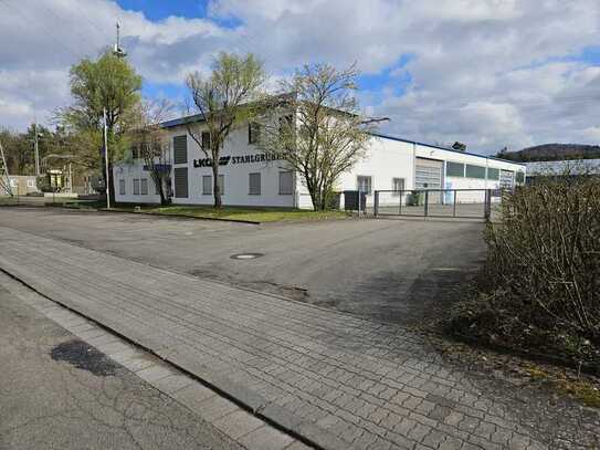 Lagerhalle mit Büroflächenteil