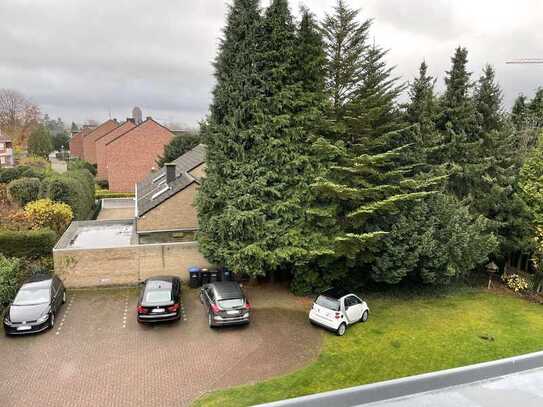 3-Zimmer-Wohnung mit Loggia und Aussicht ins Grüne (zentrale Lage)