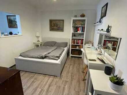 Zentrumsnahe, renovierte 2-Zimmer-DG-Wohnung in Amberg