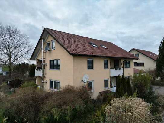 SOFORT BEZUGSFREI! Großzügige 4-Zi.-Erdgeschosswohnung mit eigenem Gartenanteil