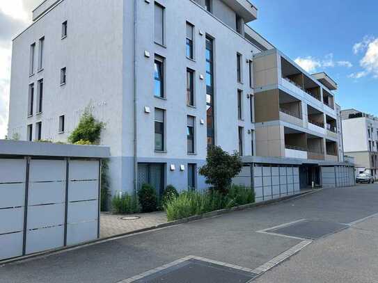 Nur für Senioren: Barrierefreie 3-Zi.-Erdgeschoss-Whg. mit Terrasse im betr. Wohnen "Hopfengärten"