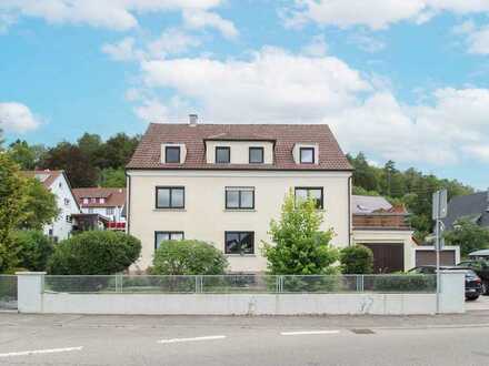 Vielseitiges Wohnobjekt in Albstadt: Mit 3 Wohneinheiten, Terrasse und Garten