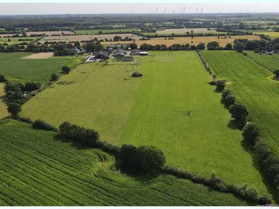 PERFEKT FÜR HOBBYLANDWIRTE U. PFERDEFREUNDE:Resthof, 8ha Weide, div Ställe, Halle und sep. Wohnhaus!