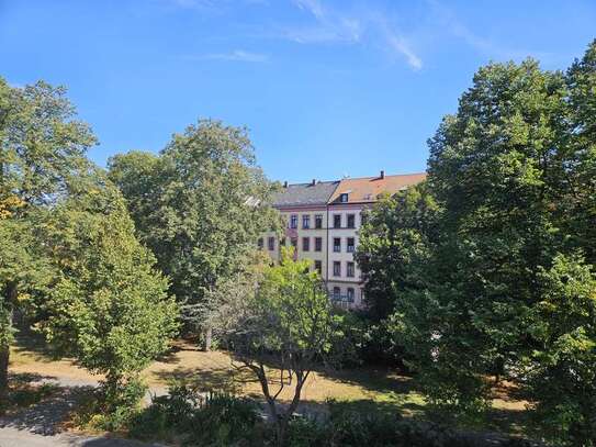 MEGA -》FRIEDRICH-ENGELS-STR. 59 / BALKON, EINBAUKÜCHE MÖGL,TAGESLICHTBAD