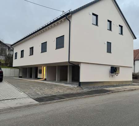 Moderne 4 Zimmer Neubau-Wohnung mit Erstbezung in Wattenweiler