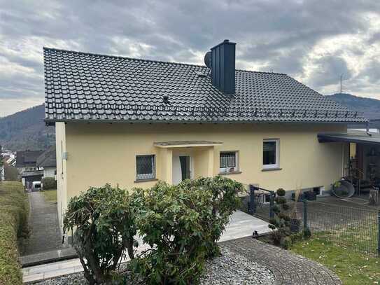 + Verwirklichen Sie Ihren Wohnwunsch auf großzügigem Grundstück +