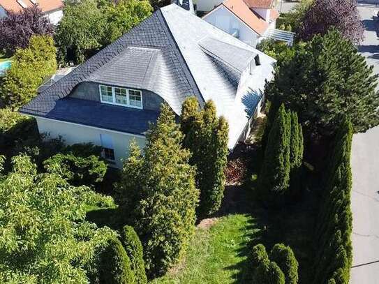 EG Wohnung - Erstbezug nach Renovierung in einem 2-Familienhaus - 4,5 Zi mit Terrasse und Garten