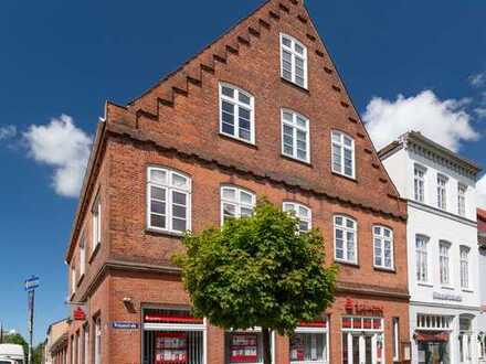 Wohn- und Geschäftshaus auf großem Grundstück im Herzen von Friedrichstadt