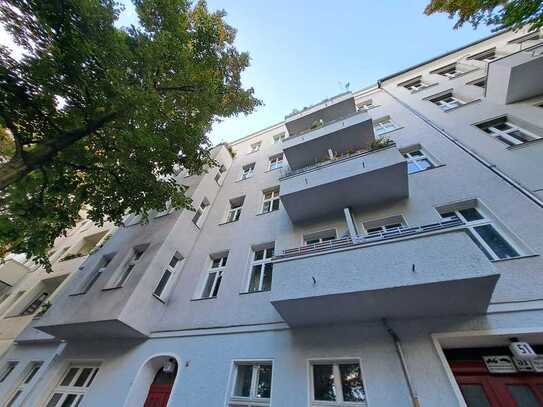 Geräumige und leerstehende Studio-Apartment mit EBK