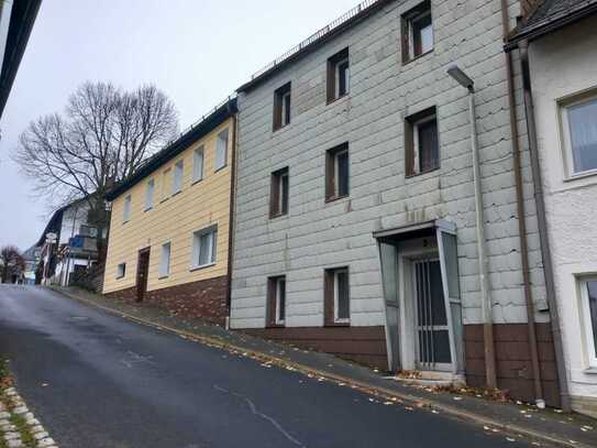 Sanierungsbedürftiges Handwerkerhaus mit viel Potenzial