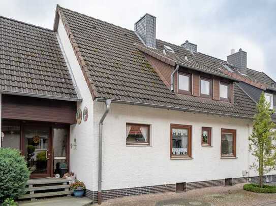 Einziehen und genießen: Doppelhaushälfte mit Garten-Oase zum Verlieben in Sarstedt!