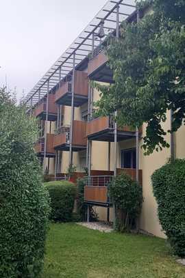 Große, helle 2 Zimmer Wohnung m. Süd Balkon, TG Stellplatz in ruhiger Lage