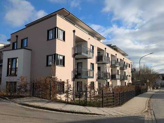 NEUBAU: Großzügige 4-Zimmer-Wohnung! Mit Balkon und TG-Stellplatz!