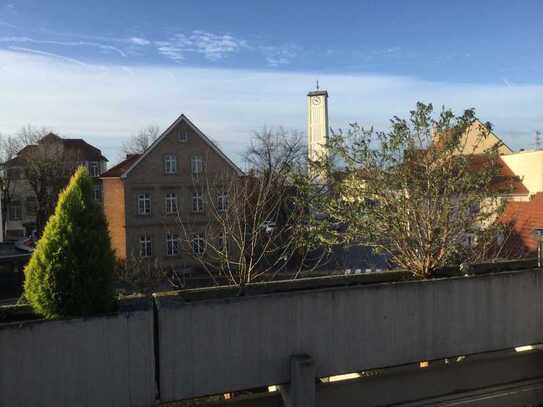 Attraktive 4,5-Zimmer-Wohnung mit 38 qm Südterrasse und Einbauküche in Oftersheim