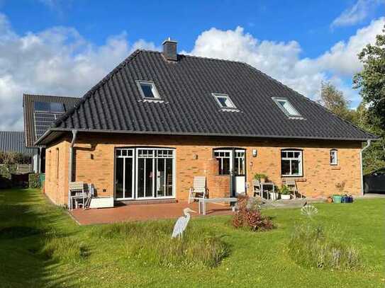 Großzügiges Einfamilienhaus mit großem Garten in ruhiger Lage