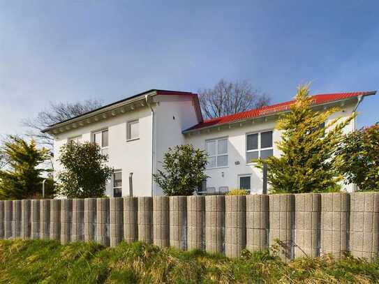 WOHNTRAUM - Hochwertiges Zweifamilienhaus mit viel Platz für die Familie mitten in der Natur