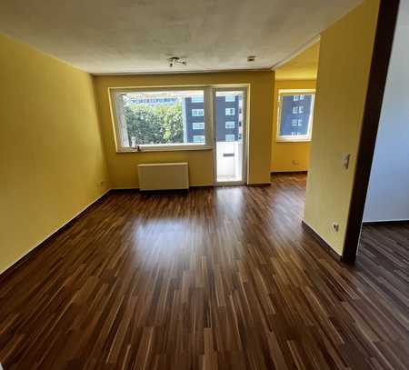 E-Horst | helles Single Appartement | 42 m² | mit Balkon