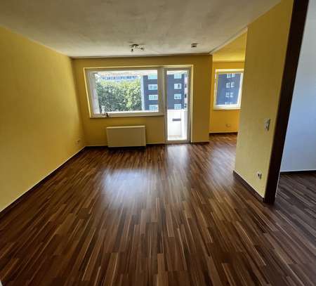 E-Horst | helles Single Appartement | 42 m² | mit Balkon