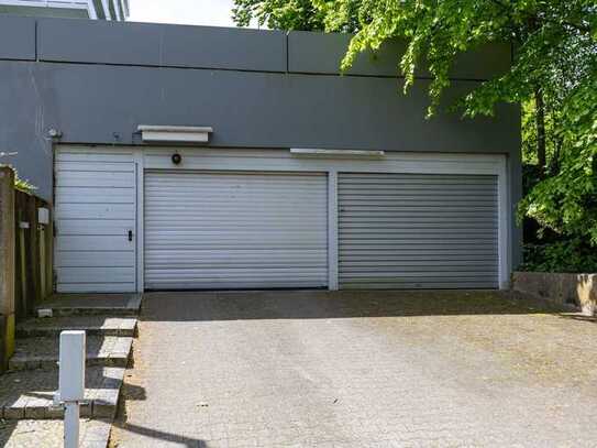 # Garage # hier steht Ihr Auto sicher #