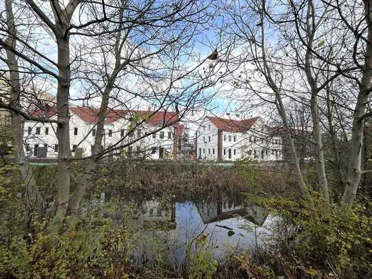 Helles Reihenendhaus mit unverbautem Blick, hellen Räumen und großem Garten