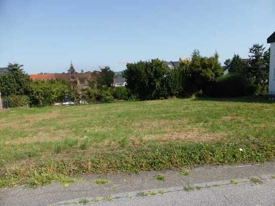 Schönes Grundstück für großzügiges Einfamilien - oder Doppelhaus in ruhiger Wohnlage