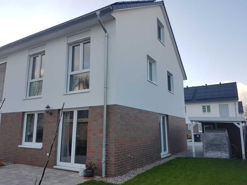 Geräumiges 5-Zimmer Haus mit Garten in Hamburg Hausbruch mit Photovoltaik
