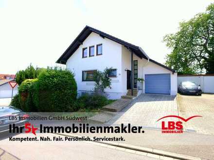 Schönes EFH mit Terrasse & Garten in Schöllbronn !