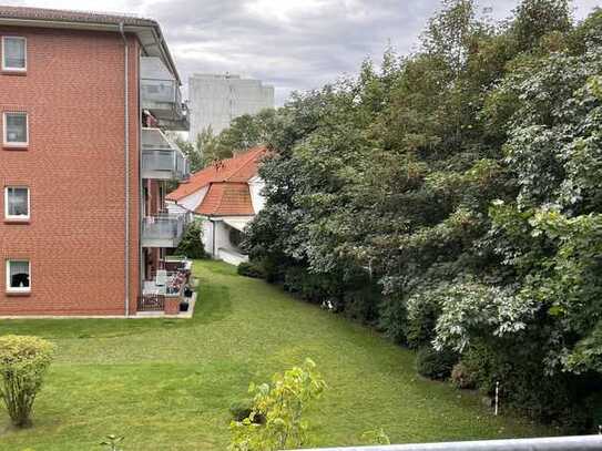 ruhige zentrale und schöne 2-Zimmer-Wohnung in Glinde mit Süd Balkon und neuer EBK