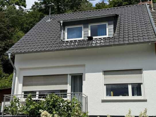 Komfortables Doppelhaus mit Garage in Oberbieber