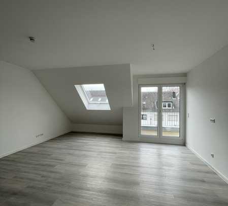 Moderne Maisonette-Wohnung: Kernsaniert mit Balkon!