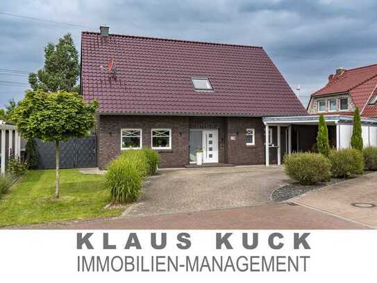 Provisionsfrei für Käufer: ELEGANZ-STIL-EXKLUSIVITÄT. Traumhaftes Einfamilienhaus mit Carport