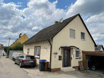 vermietetes Einfamilienhaus mit Garage in Siegenburg
