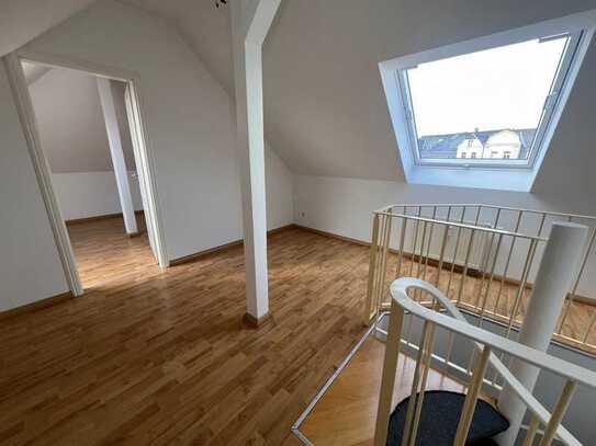 TOP DG-Whg. über zwei Etagen mit sonnigem Balkon :-)