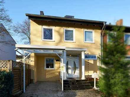Bonn - Plittersdorf | Große charmante Doppelhaushälfte mit herrlichem Garten und Pool