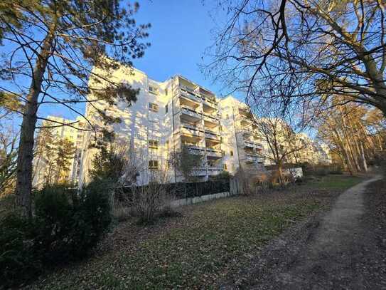 Gepflegte helle 2 Zimmerwohnung mit Blick in den Wald