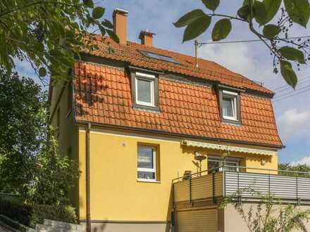 Familienidyll: Modernisiertes EFH mit Garten, großem Balkon und Garage in ruhiger Lage