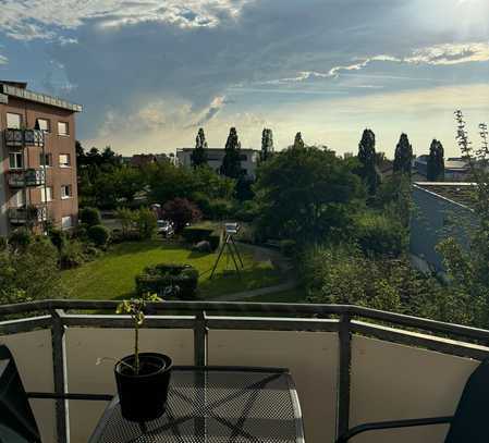 Stilvolle 2,5-Zimmer-Wohnung mit Balkon und EBK in Viernheim