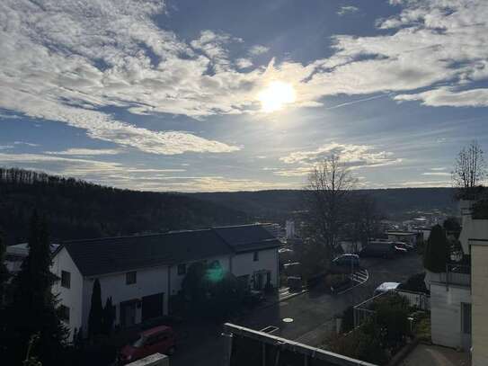 Halbhöhenlage mit toller Aussicht und 4 Terrassen in Leonberg-Ramtel