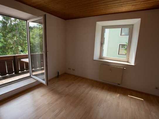 Geschmackvolle, gepflegte 3-Zimmer-Wohnung mit großem Balkon und Einbauküche in Fischbachau