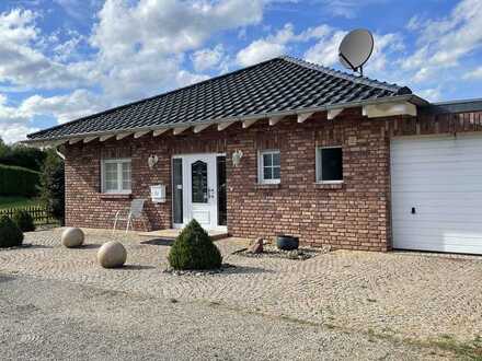 Bildhübscher Klinker-Bungalow (Energieeffizienz A) Garage und Sonnengarten