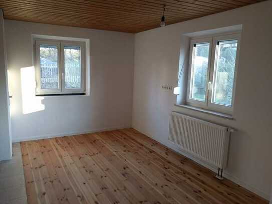 Helle 2-Zimmer-Erdgeschoßwohnung mit Einbauküche