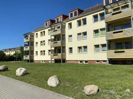 Erstbezug nach Sanierung! 3-Zimmer-Wohnung im Dachgeschoss mit Dachterrasse und Badewanne