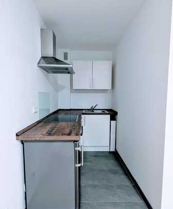 NEU RENOVIERT und VOLLMÖBLIERT!!! Studio-Apartment in Moosach nahe OEZ zu vermieten.