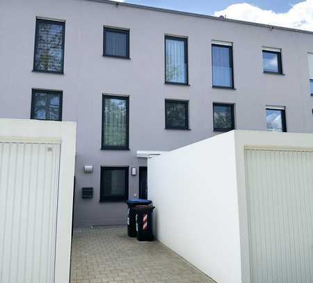 Modernes Reihenmittelhaus mit vier Zimmern in Königsbrunn