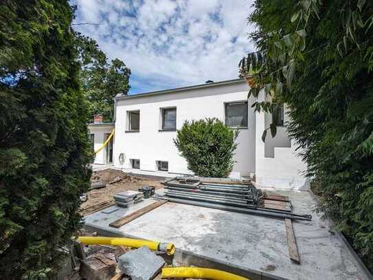 Modernes, kernsanierte Einfamilienhaus (alte Remise) mit 5 Zimmer (137m2) mit kleinem Garten, Terras