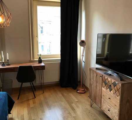 Pleasant single bedroom with TV close to Rathaus